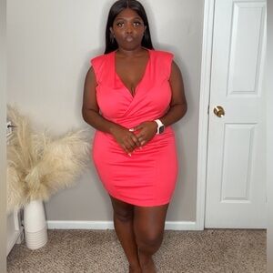 Midi Fusha color dress with no sleeve shoulder pad shoulders